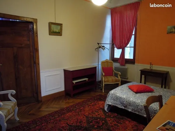 Albi, chambre meublée dans maison, avec parking