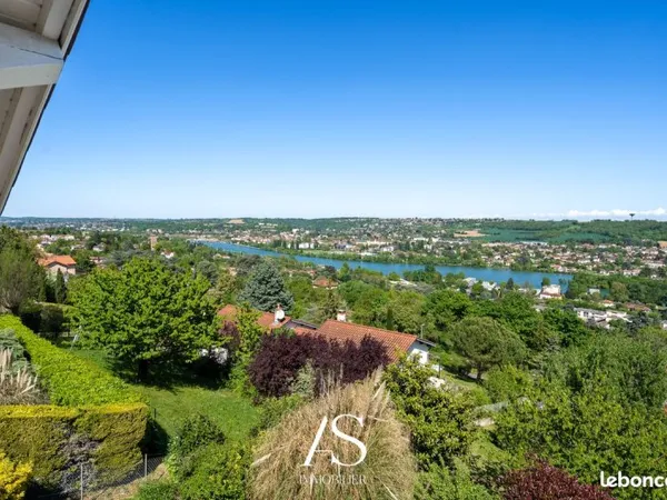 Maison 7 pièces 260 m²