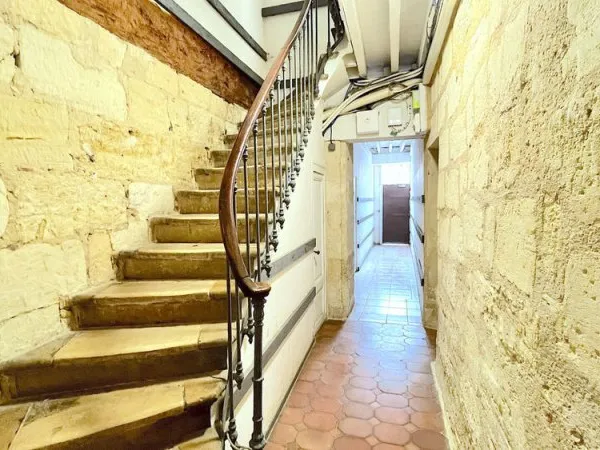 A LOUER APPARTEMENT 2 PIECES MEUBLE - SECTEUR BORDEAUX VICTOIRE-CAPUCINS