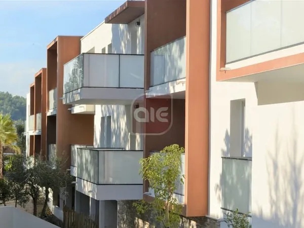 EXCLUSIVITÉ A.I.E. ! Appartement T2 avec terrasse dans rési