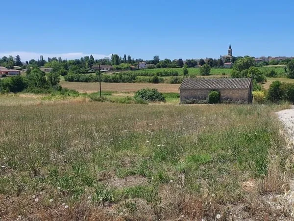 Terrain à bâtir viabilisé de 1215m² à 21 Km Cahors Sud-Ouest