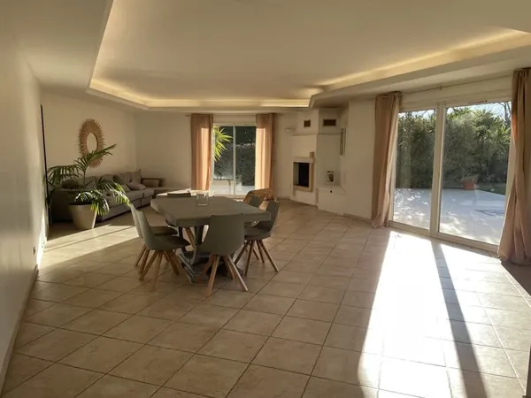 Très belle villa F6 meublée