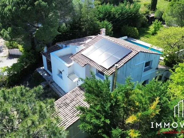 VAILHAUQUES - MAISON T5 DE 140 M² SUR UNE PARCELLE DE 1016 M2 A