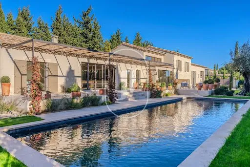 Villa 6 pièces 270 m²