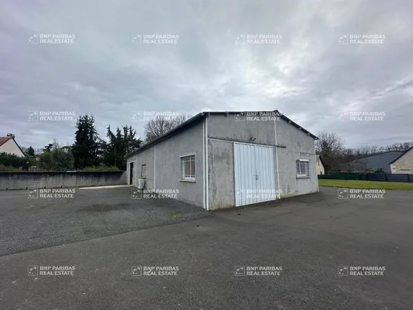 Local d'activité 210 m²