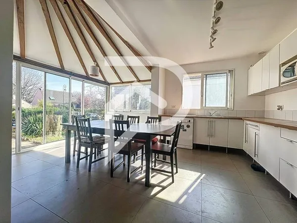 Maison 10 pièces 254 m²