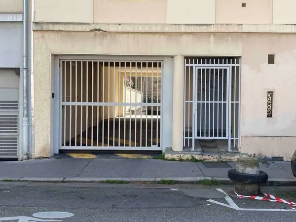 Parking 12 m²