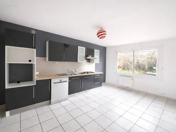 Appartement 4 pièces centre Echalas de 91