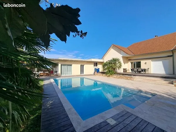 Villa 7 pièces 250 m²