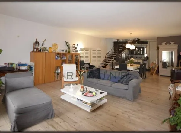 Maison de ville avec garage et studio indépendant