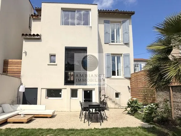 Ambiance contemporaine pour cette maison de ville