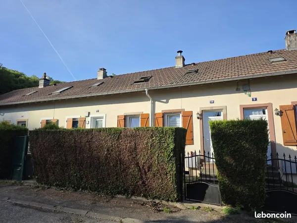 Vends maison mitoyenne Boussières Papeteries