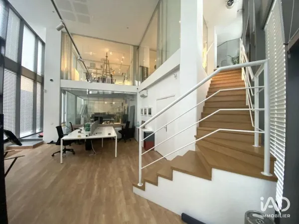 Location Bureaux 370 m²
