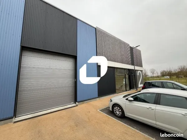 Local d'activité 607 m²