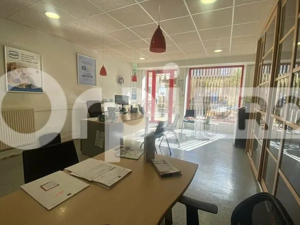 Local commercial 65 m²