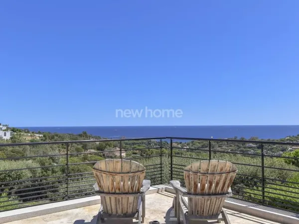 Splendide Villa avec vue panoramique sur la mer