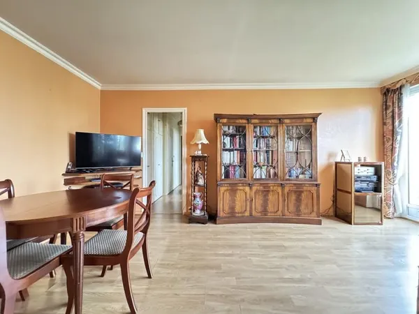 APPARTEMENT 3 PIÈCES - 2 CHAMBRES