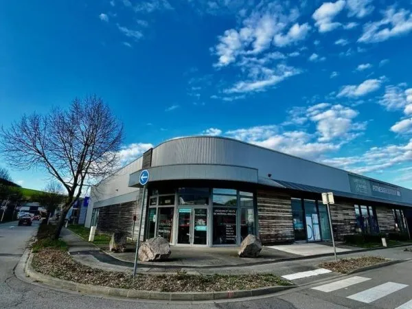Local commercial 389 m²