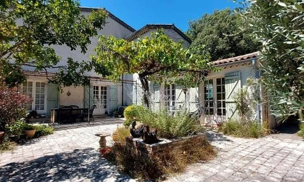 Villa 7 pièces 184 m²