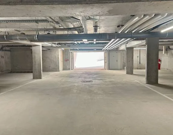 Garage/Parking