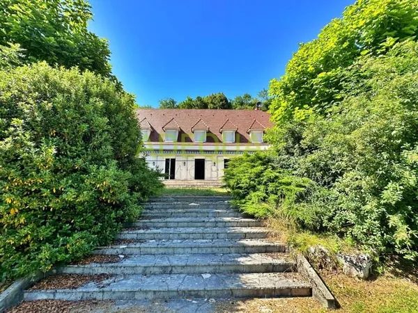 Maison 14 pièces 425 m²