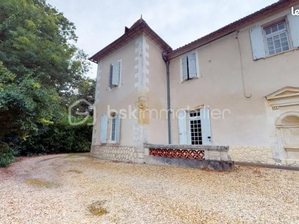 Château 8 pièces 259 m²
