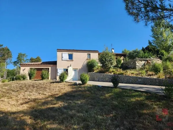 Maison 4 pièces de 130m² habitables sur un terrain de 1,8 hectare