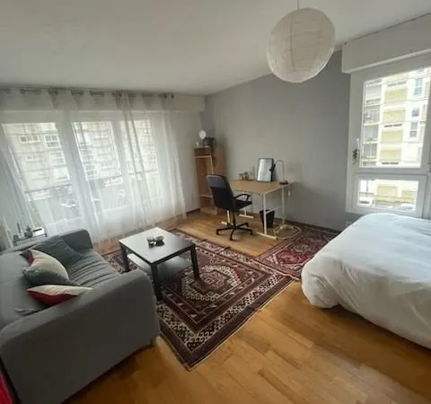 Grande chambre de 20m2 dans colocation proche Université