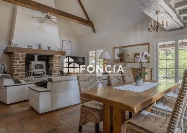 Maison familiale, secteur prisé, 6500m2 de terrain