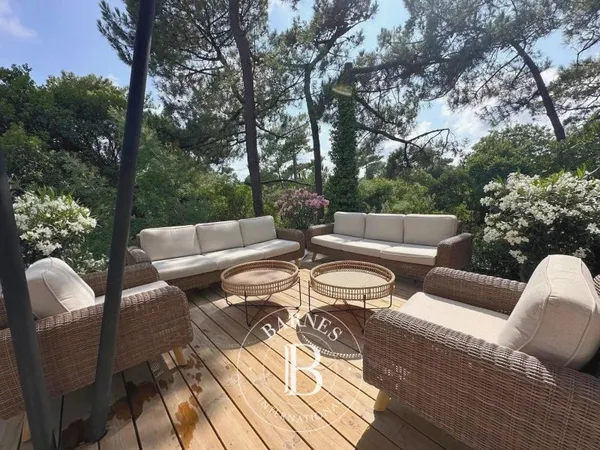 VILLA MEUBLÉE IDÉALE EN PIED À TERRE, EN PLEIN CENTRE DU CAP FERRET