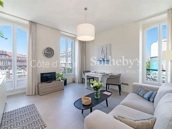 Appartement 3 pièces lumineux avec balcon au centre de Nice Dubo