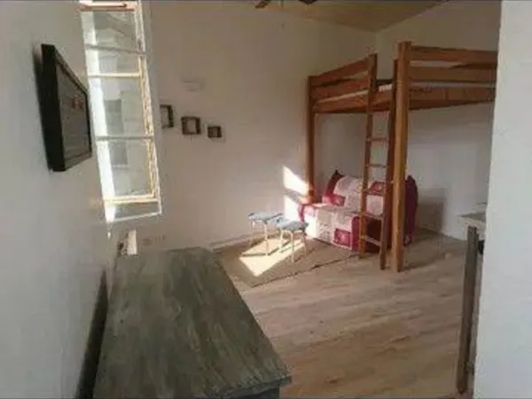 Grand studio meublé 31m² très lumineux