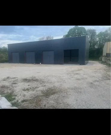 Loue box hangar