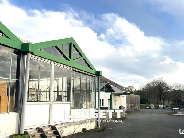 Commerce bureaux 396 m²