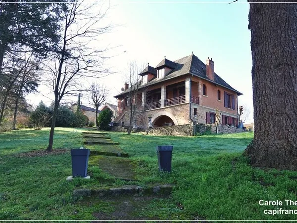 Dpt Allier (03) : à vendre à Hérisson - Maison entièrement rénovée de 190 m2 - Terrain 2429 m2 - Dép