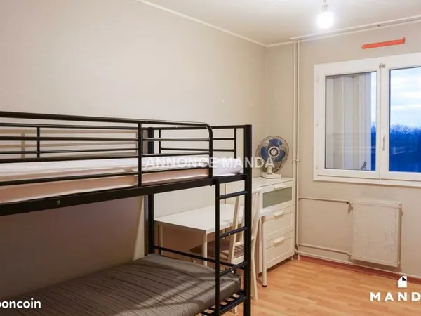 Chambre 5 pièces 15 m²