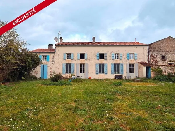 Charentaise rénovée - 300 m² - 5 chambres - terrain de plus de 5 000 m²