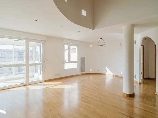 Duplex de 5 pièces principales