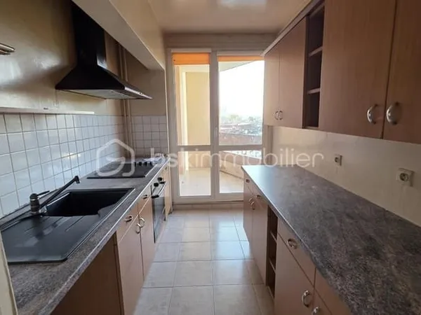 Appartement F3 - 65 m2 - 2 chambres - balcon VUE SEINE - Parking privatif couvert