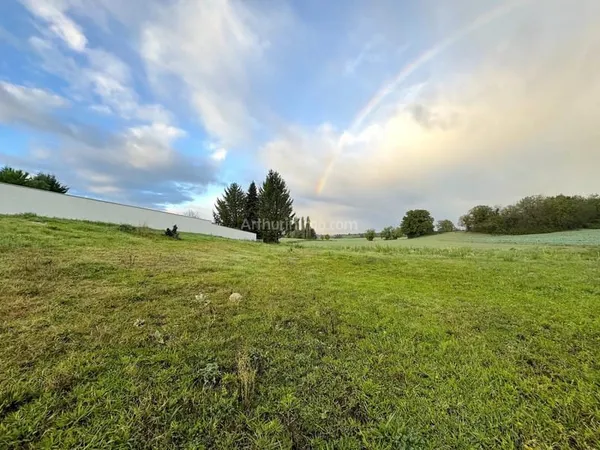 Terrain 880 m² - VEZERONCE-CURTIN