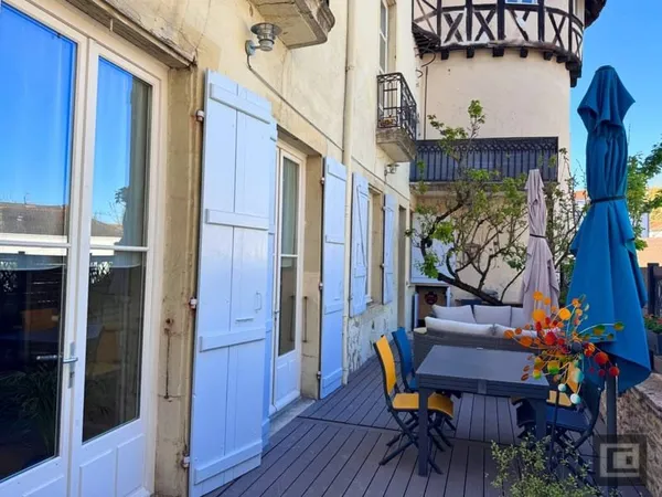 Appartement 9 pièces 196 m²