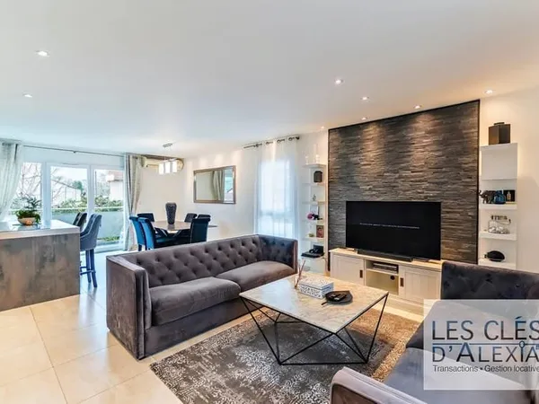 Grand T3 de 80 m² lumineux avec 2 balcons et parking - Villeurbanne