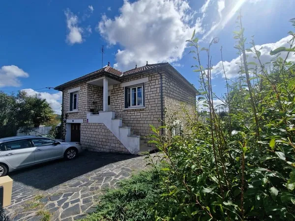 Maison en pierre à Brive