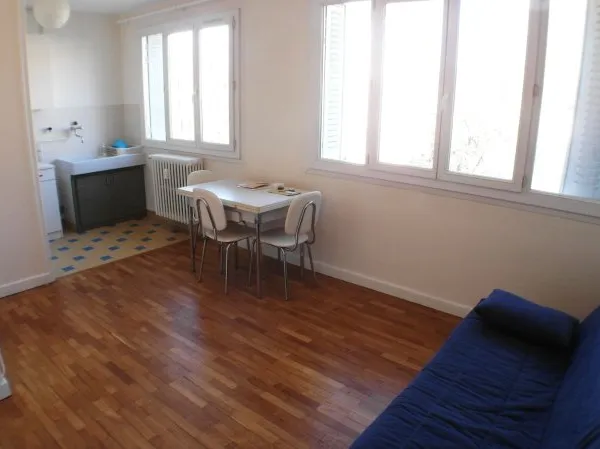 STUDIO MEUBLE + PARKING