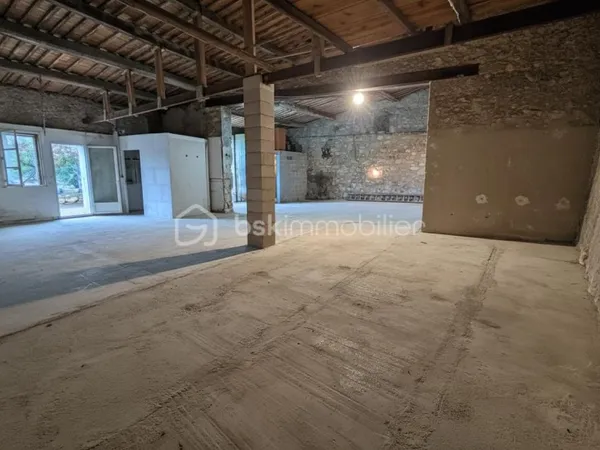 Parking/Garage/Box 150 m²