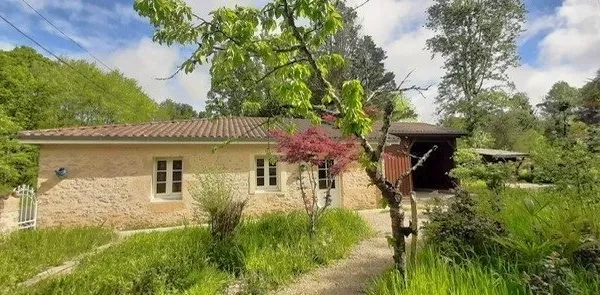 Proche Bazas - Maison en pierre - 2 chambres - garage - Gironde