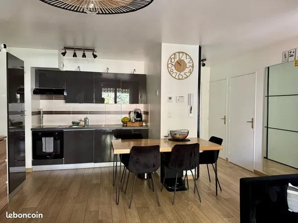 T1 36 m² + terrasse 17 m² + garage - Résidence avec piscine