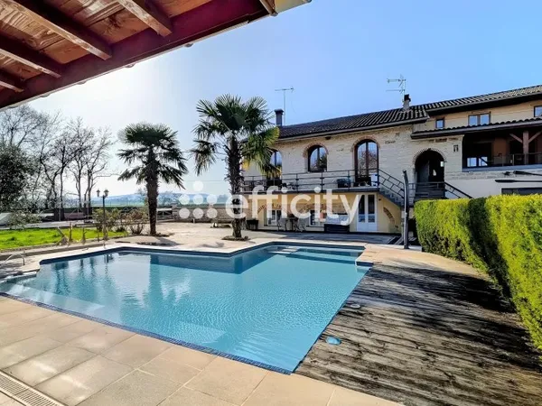 Maison 8 pièces 413 m²