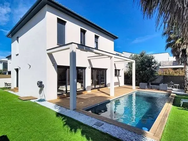 Villetelle Villa Contemporaine T5 De 160M2 + Garage Sur 450M2 De Terrain Avec Piscine.