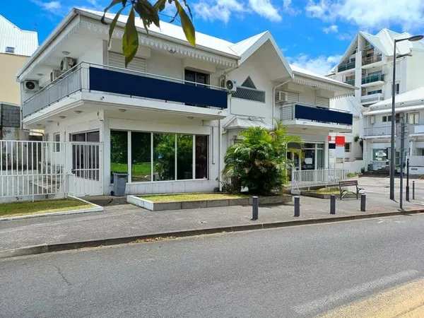 Bâtiment commercial 460 m² St Denis
